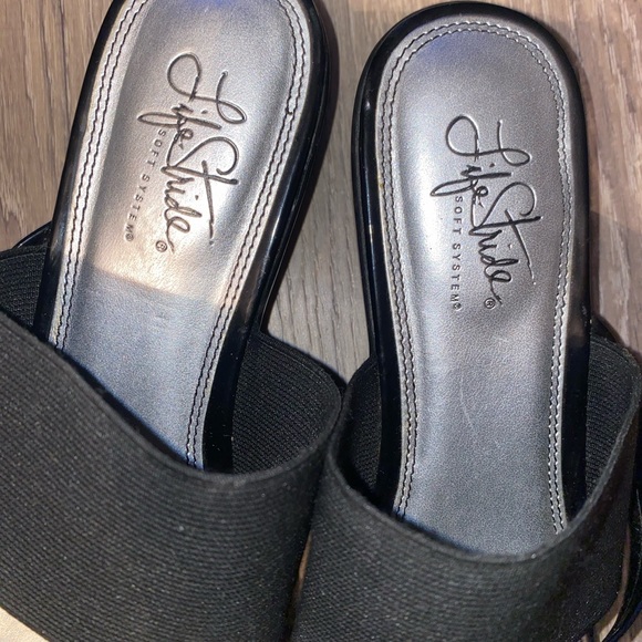 Life Stride Women's Blatant Slip on Sandal size 7.5M Black NWOT - Picture 2 of 6